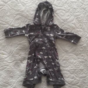 Old Navy Gray and Red Heart Kids Footie